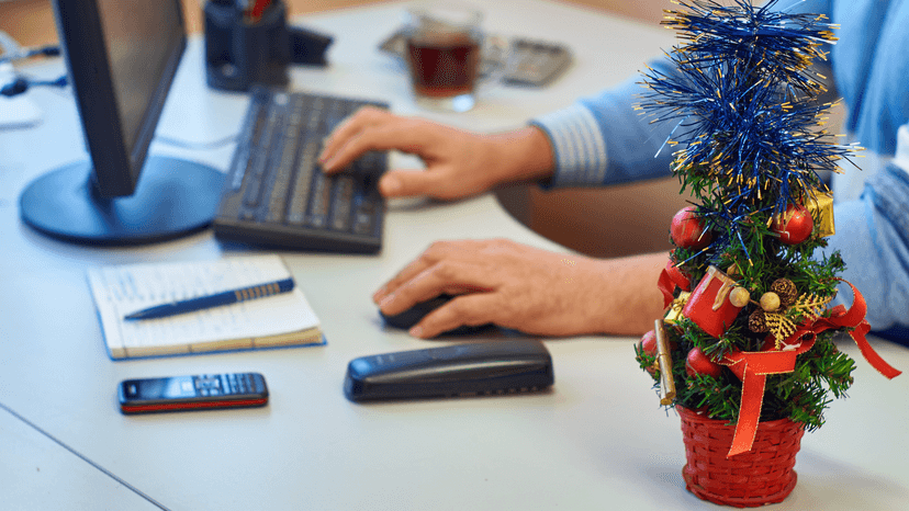 Design a Christmas Homepage Banner That Attracts Guests